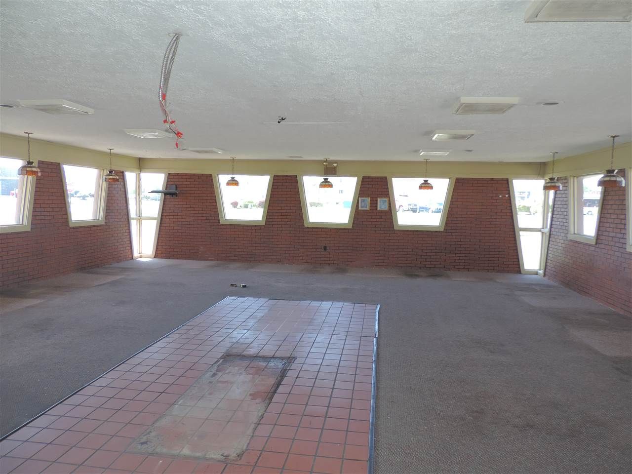 109 Armory Dr, Russellville, KY 42276